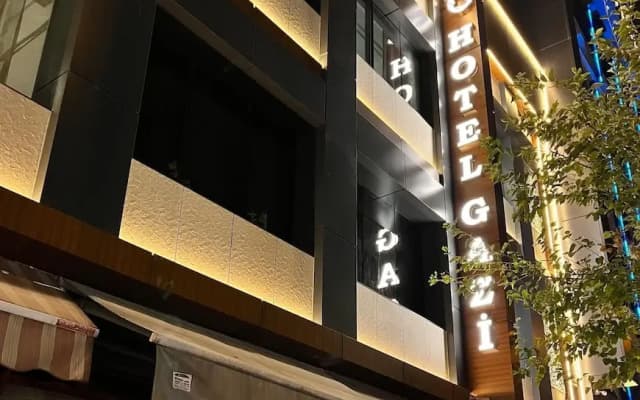 Hotel Gazi̇