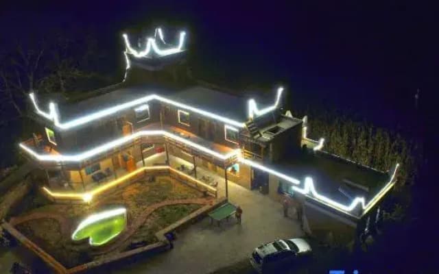 Mountain and cloud boutique inn（Jiaju Village）