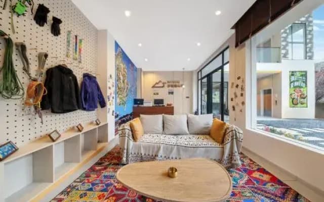 Walker Mountain Residence (Siguniang Mountain)