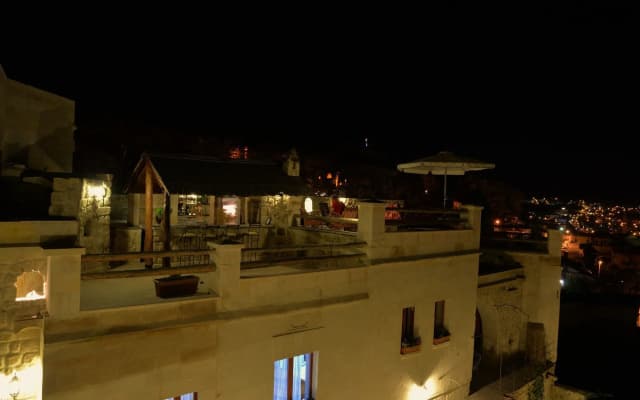 Canyon Cave Hotel
