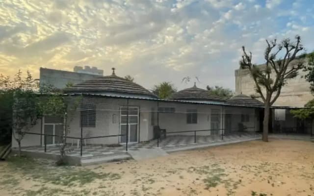 Shyam Luxurious Huts & Guest House
