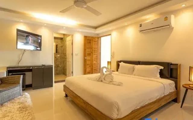 *Seaside Group Getaway • Up to 16 Guests v104