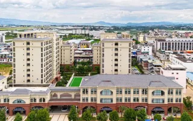 MiLe Dongfeng Artistic Inn.