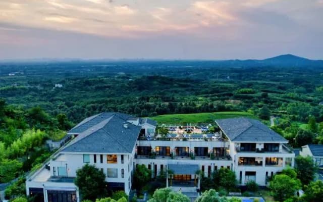 Huazhu Luxury · Yixing Xinran Bieyuan (Yunhu Scenic Area Store)
