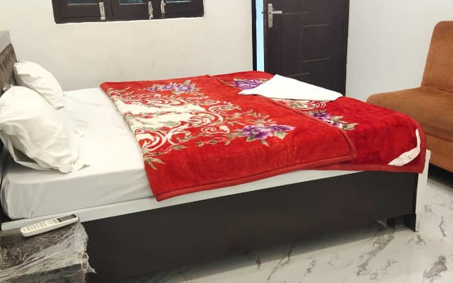 Hotel O Home PK Guest Homestay