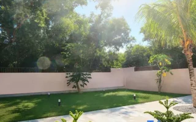 Shanqiu Villa Residence (Wanning Shimei Bay Island Tourist Road)