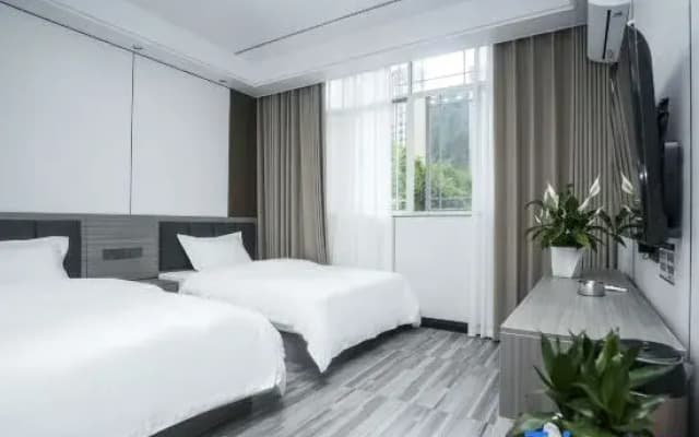 Hefeng Jiushun Homestay