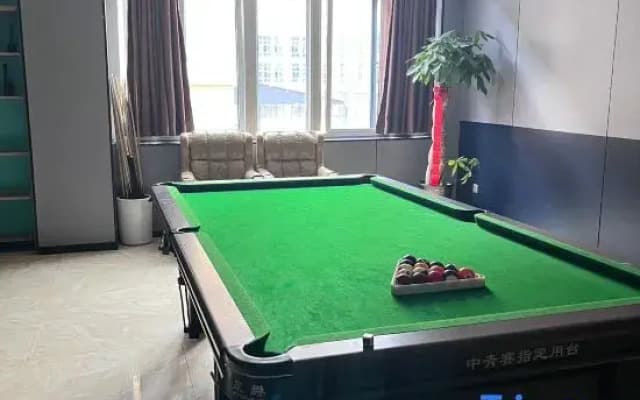Lakes E-Sports Hotel (Water Conservancy and Hydropower College)