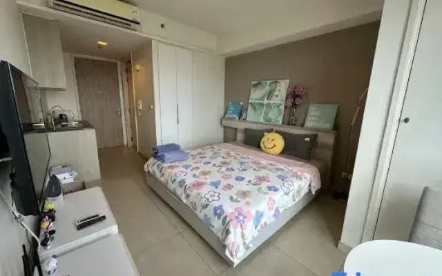 Studio with kitchen on the 42nd floor near walking street with panoramic view and side sea view