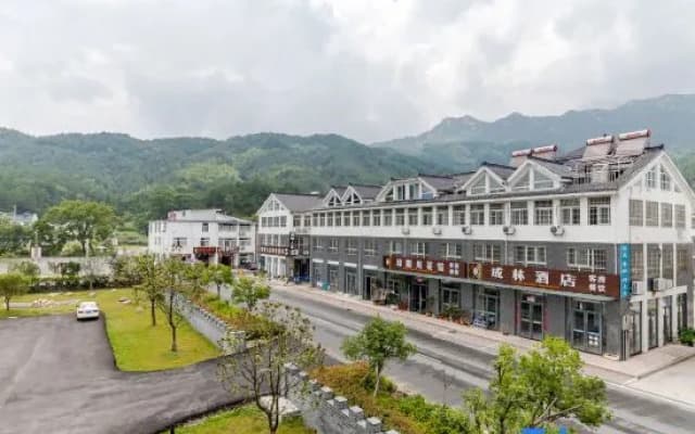 Tianzhushan Longrun Holiday Hotel