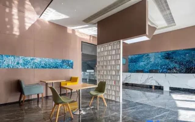 Youyi Hotel (Zhuji Yongli PlazaOriginal Island Hotel)