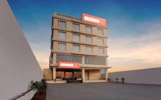 Clubhouse Hotel Morbi