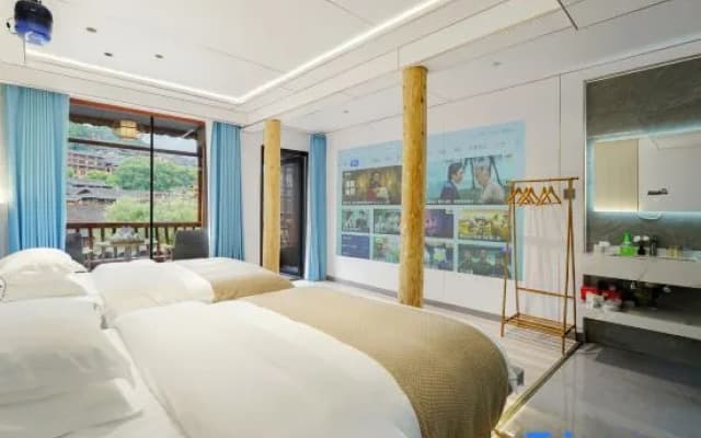 Xijiang Qianhu Miao Village Mufeng Mountain Courtyard B&B (No. 6 Fengyu Bridge Branch)