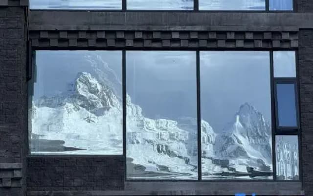 Four-Goddess Mountain Cloud View Fan's Lodging