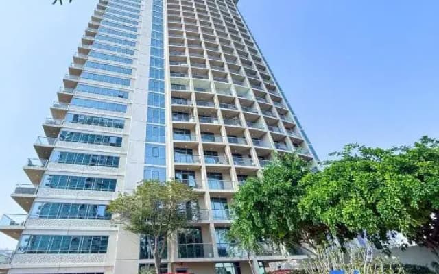 bnbme | Golf Course & Lake View Apt – Prime Stay
