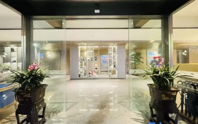 Swan Pearl Hotel (Zhengzhou CBD Convention and Exhibition Center Yanzhuang Metro Station)