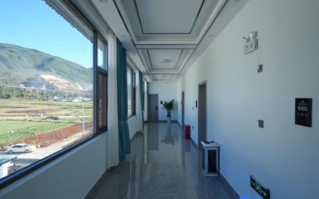 Lijiang Jinglin Hanshe Homestay (Sanyi International Airport)