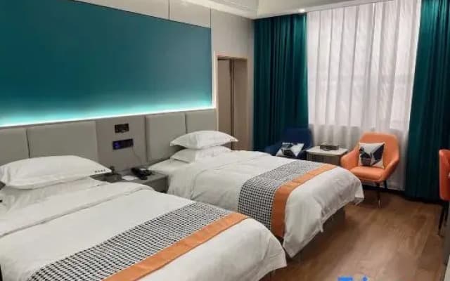 Yayur Hotel