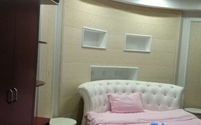 Nanling Qianshan Business Hotel