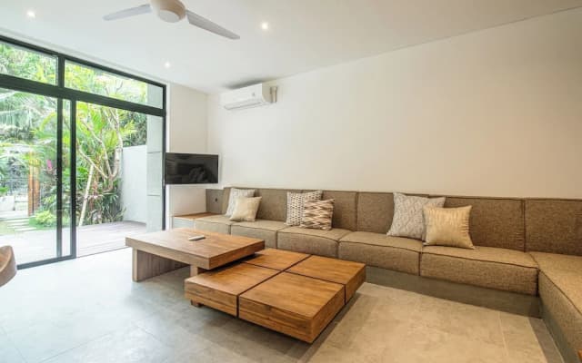Designer 5br Villa 400m to Caf del Mar