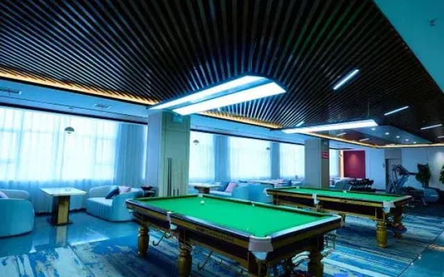 Guofeng Holiday Hotel (Xi'an Terracotta Army Tourist Area Huaqing Palace Branch)
