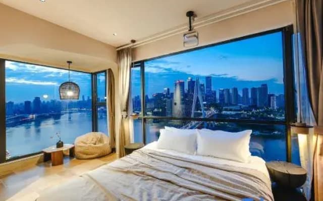 J·S City Inn