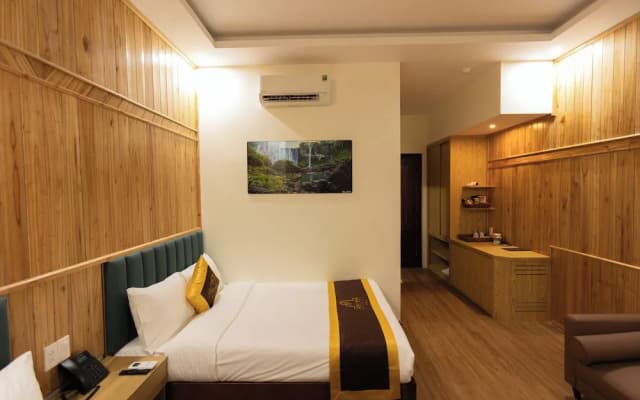 LuckyStar Hotel