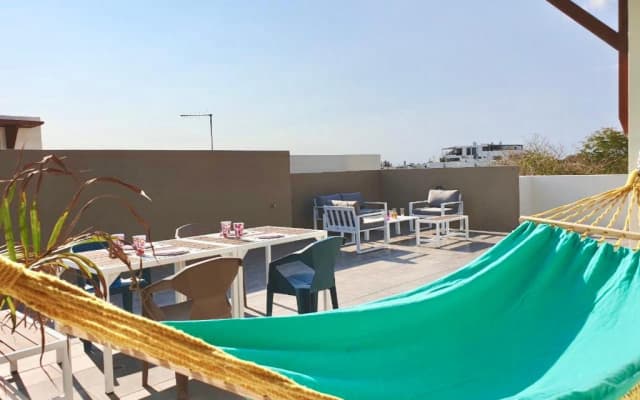 Luxury Westwood Apartment+pool