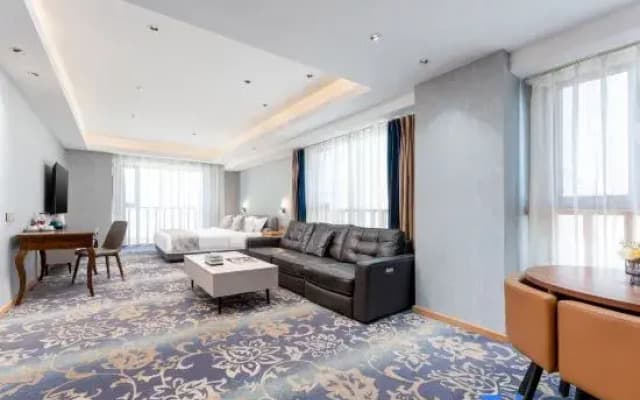 Pullman Hotel (Jinan Wanhong Plaza)