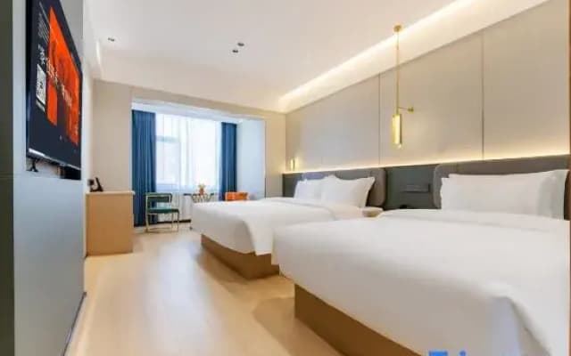 Jifeng Resort Hotel (Heihe Central Commercial Pedestrian Street Branch)