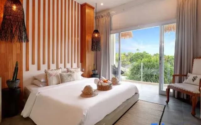 5 min walk to Seminyak Beach - Architect Designed Luxury Villa - Private Butler & Breakfast
