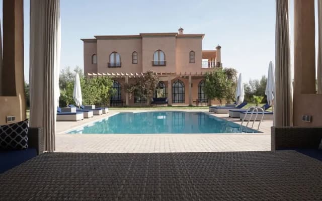 Saphir Paon - Luxury Villa in the Middle of a Farm