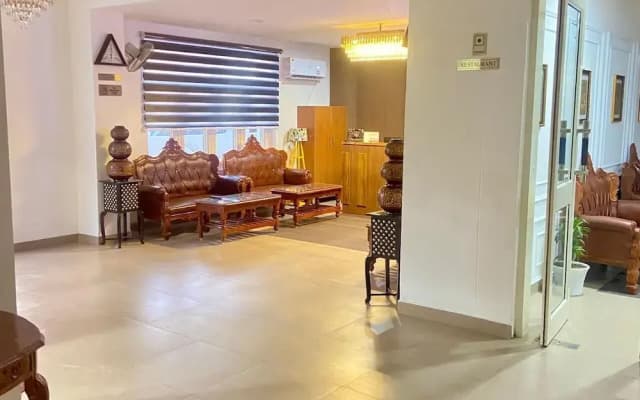 Lords Studio Inn Chintpurni