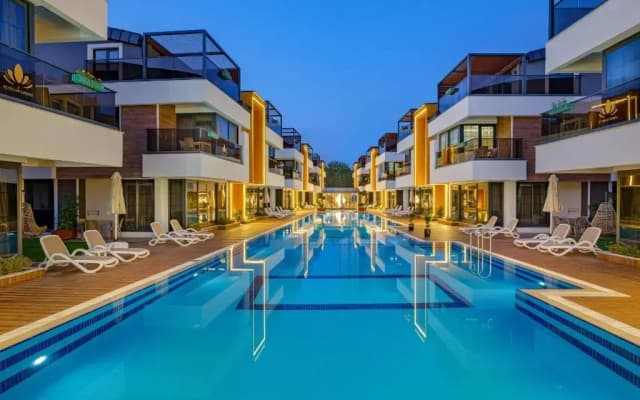 Отель Elysium Green Suites