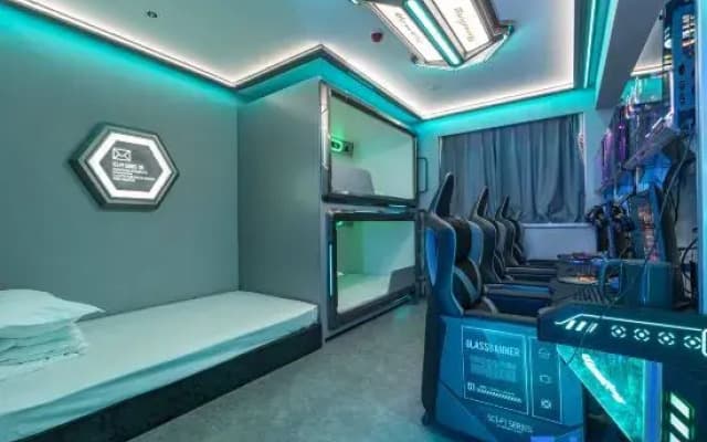 Qianye E-sports Homestay (Yichun No. 8 High School)