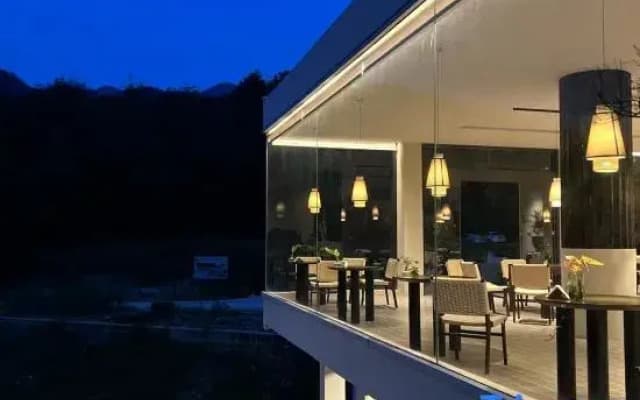 Xuan'an Cliff Guesthouse (Moon Bay Scenic Spot, Jing County)
