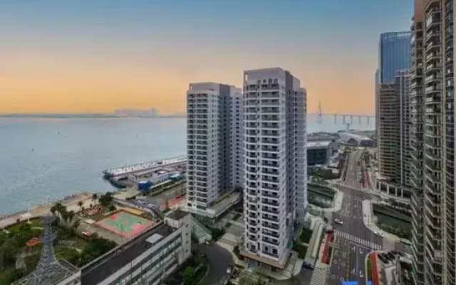 Baijue Designer Light Residence (Zhanjiang Jinsha Bay Beach, Zhaoshang Garden City Branch)
