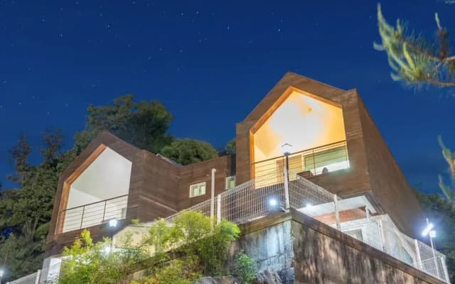 Gapyeong Yeonkkocchosu Pet Pension