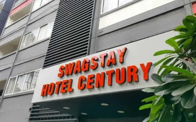 SwagStay Hotel Century