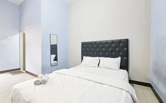 Homestay Sido Joyo near Sunrise Mall Mitra RedDoorz