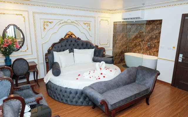 Royal Trau Quy Boutique Hotel