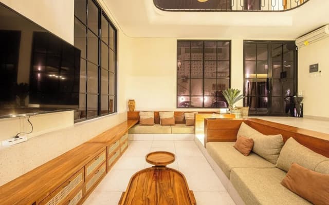 Elegant 4BR Seminyak Villa 10min From the Shore