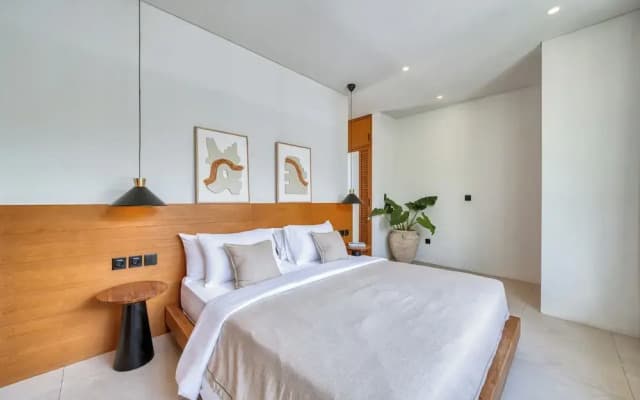 Malvarrosa Stylish 1BR Private Pool Villa Bingin