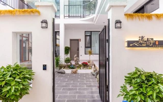 Dali Manye homestay(Longkan Dock shop)