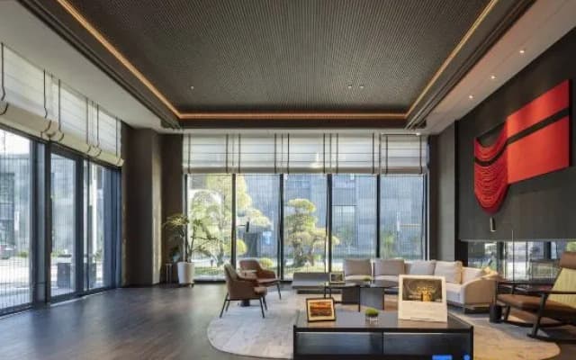 Minghu Dawn Resort
