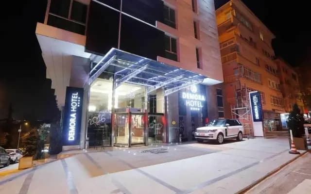 Demora Hotel
