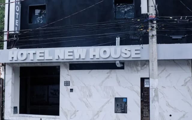 Hotel New House
