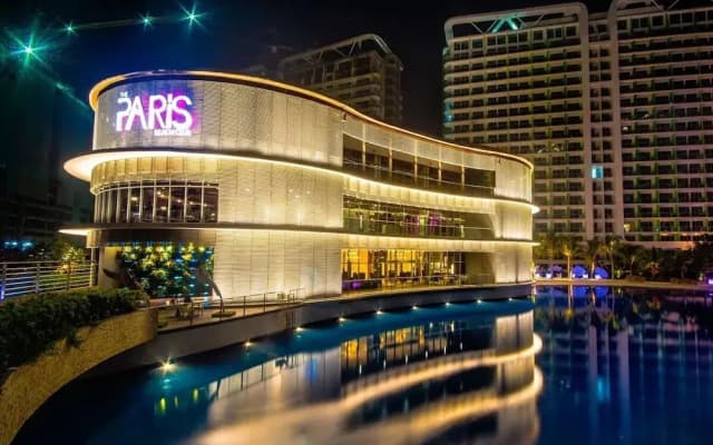 Azure Urban Resort Staycation