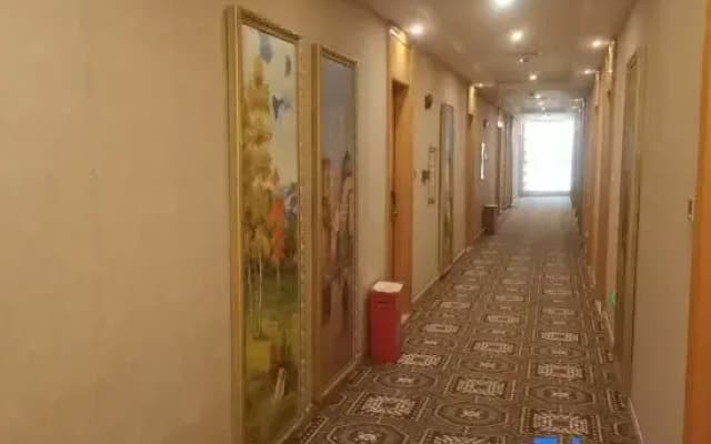 Yiqu · S Light Luxury Esports Hotel (Daojiao Branch)