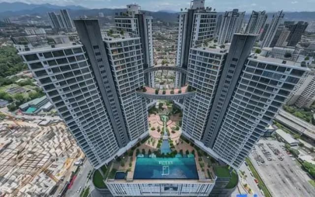 Datum Jelatek Residence by Airhost